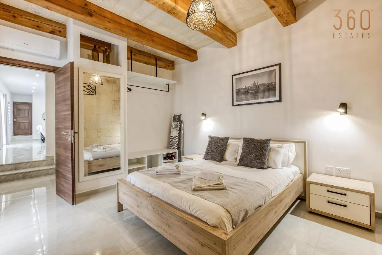 A Lovely 1Br Home With Balcony Just Off The Coast By 360 Estates San Giuliano Appartamento